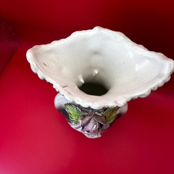 VTG ITALIAN 8" PORCELAIN VASE, FOOTED w/RAISED PINK ROSE ON A LEAVES - Picture 6 of 8